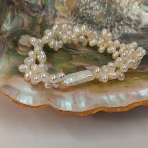 Elegant White Pearl Bracelet